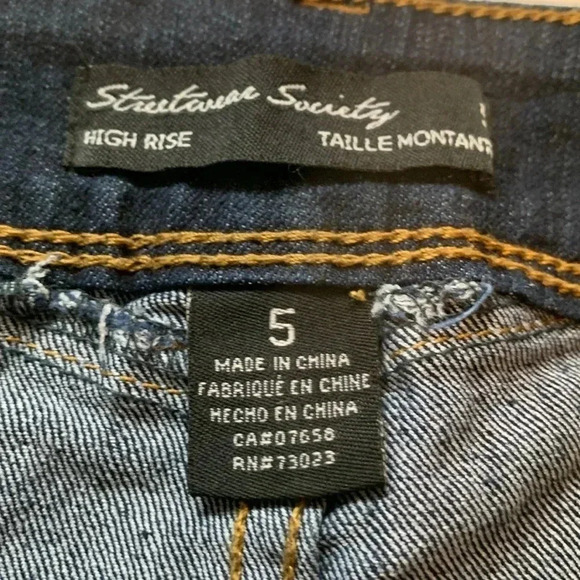 Streetwear Society High Rise Dark Wash Jean Shorts 26”Waist Size 5 - Picture 4 of 6